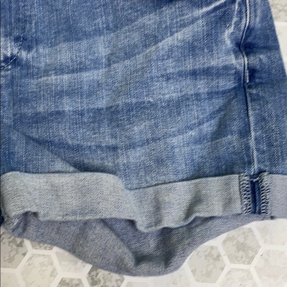 Soho New York Size 0 Cuffed Light Wash Shorts - Picture 2 of 7
